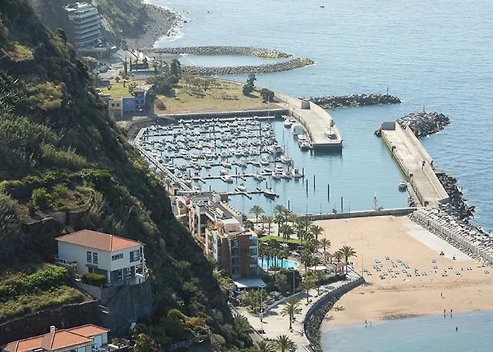 Do Sol Daire Arco da Calheta (Madeira)